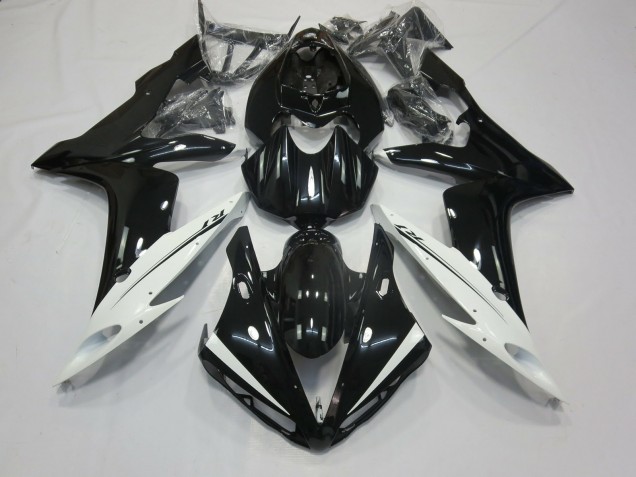 2004-2006 White and Black Yamaha R1 Fairings Canada